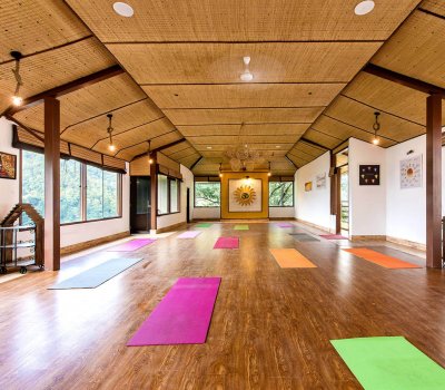 Best-Facility-for-Yoga-Class-in-Rishikesh-is-at-Veda5-Ayurveda-and-Yoga-Luxury-World-Class-Retreat-in-the-Himalayas-in-Rishikesh-India-1